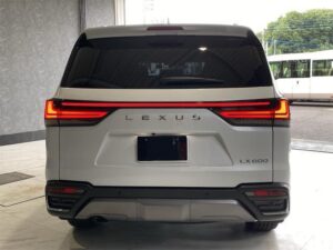 2022 Lexus LX600 — photo 2