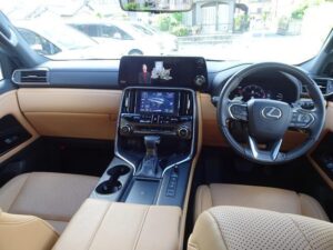 2023 Lexus LX600 — photo 4