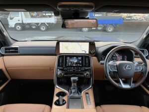 2023 Lexus LX600 — photo 2