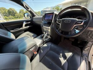 2020 Toyota Landcruiser ZX V8 — photo 2