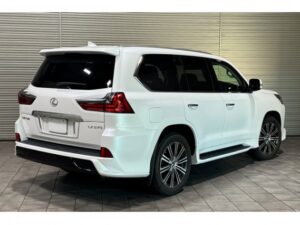2020 Lexus LX570 — photo 3