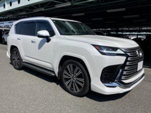 2023 Lexus LX600 — photo 1