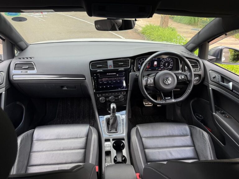 2018 Volkswagen Golf R Mk7.5 — photo 8