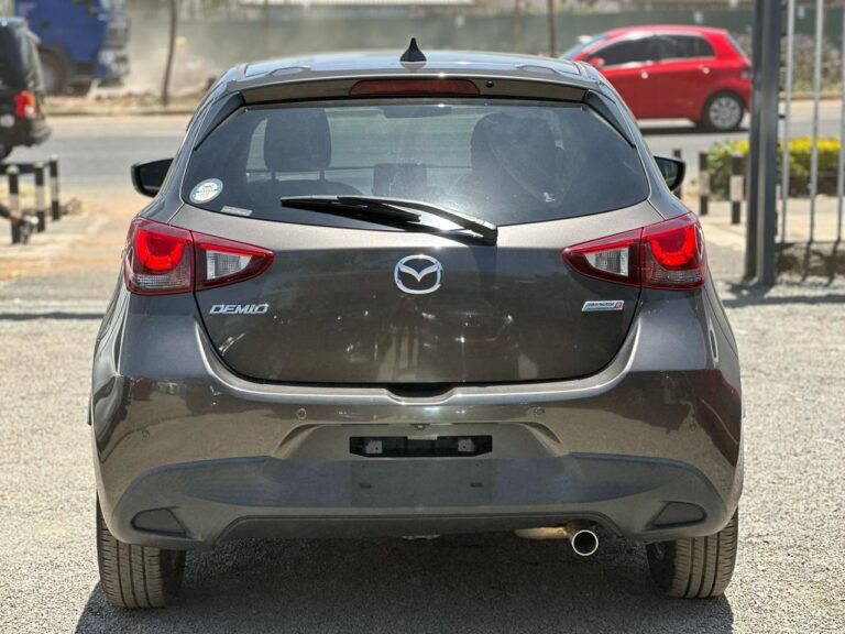 2018 Mazda Demio SkyActivD Manual — photo 5