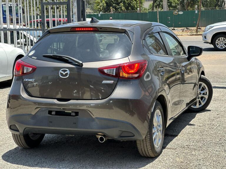 2018 Mazda Demio SkyActivD Manual — photo 7