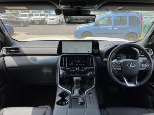 2023 Lexus LX600 — photo 4
