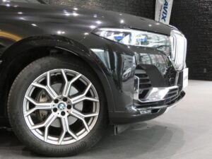 2020 BMW X7 xDrive35d M Sport — photo 4