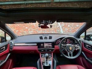 2022 Porsche Cayenne Platinum Edition — photo 4