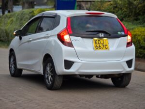 2015 Honda Fit New Shape — photo 4