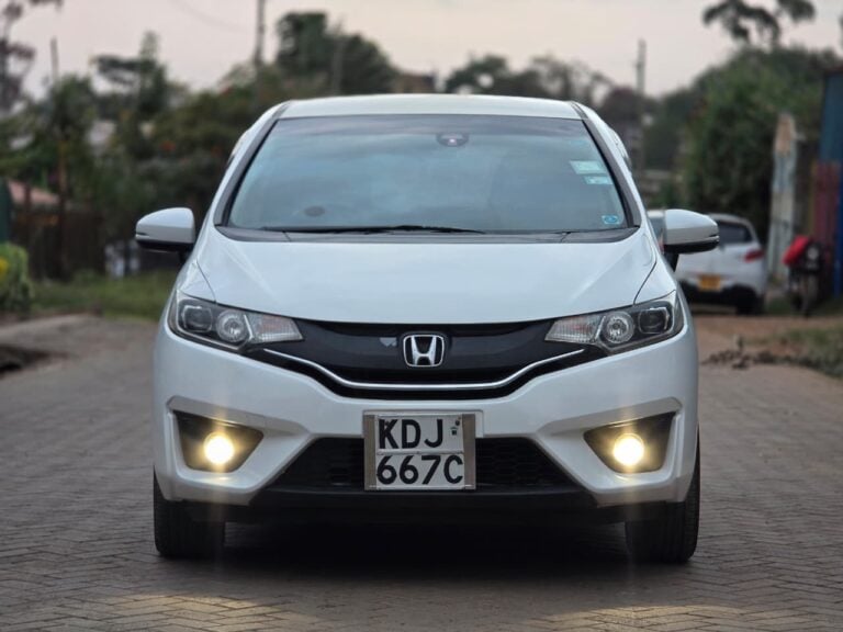 2015 Honda Fit New Shape — photo 5