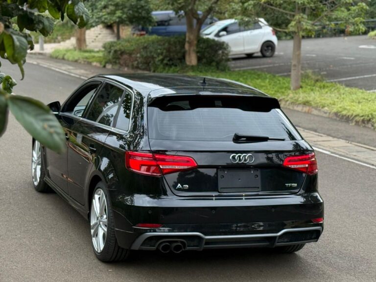 2018 Audi A3 S-LINE TFSI — photo 4
