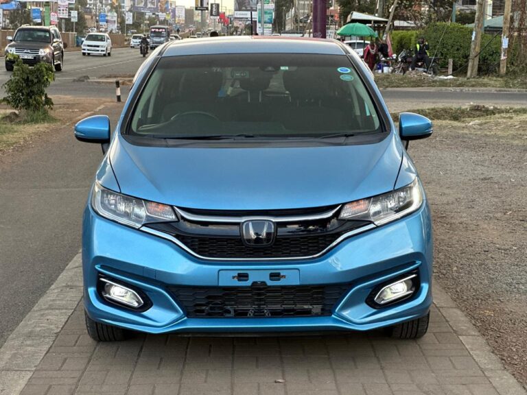 2018 Honda Fit Hybrid  2018 Model — photo 2