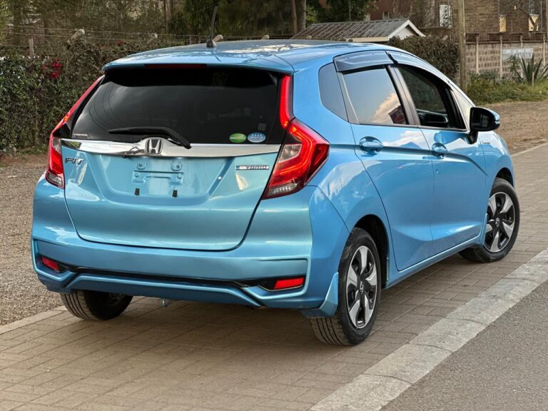2018 Honda Fit Hybrid  2018 Model — photo 3