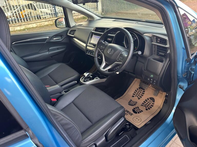 2018 Honda Fit Hybrid  2018 Model — photo 6