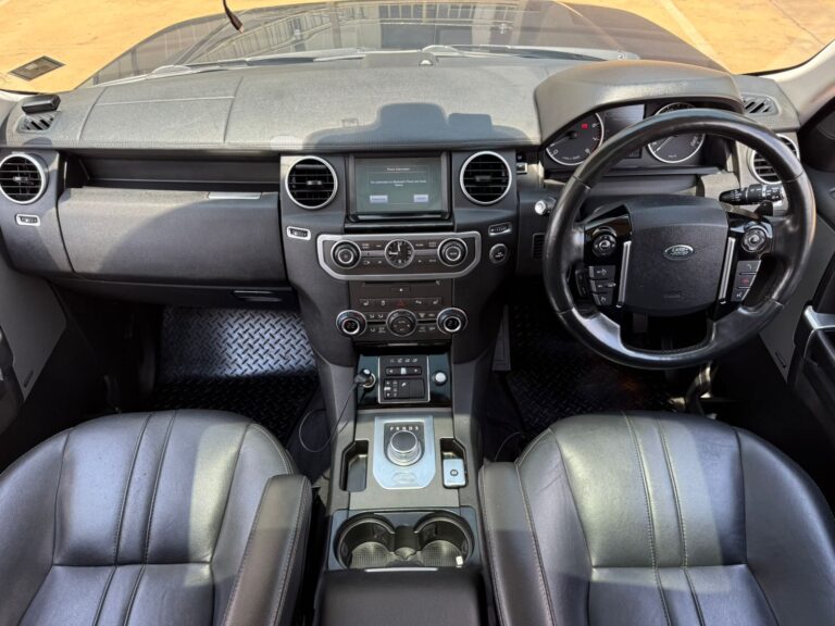 2016 Land Rover Discovery 4 SCV6 HSE — photo 6