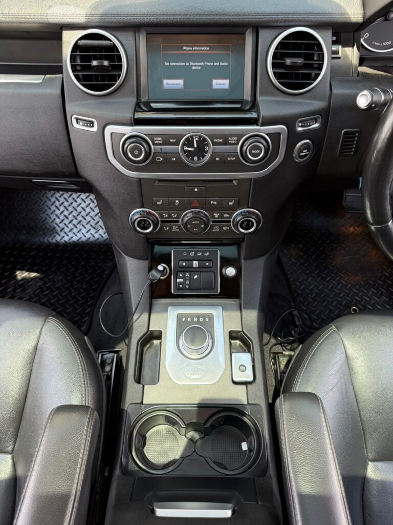 2016 Land Rover Discovery 4 SCV6 HSE — photo 8