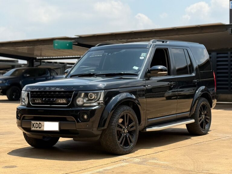 2016 Land Rover Discovery 4 SCV6 HSE — photo 2