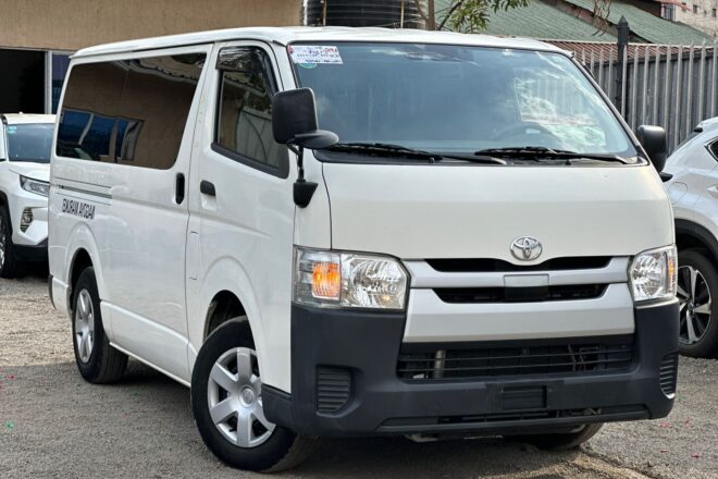 TOYOTA HIACE DIESEL AUTO