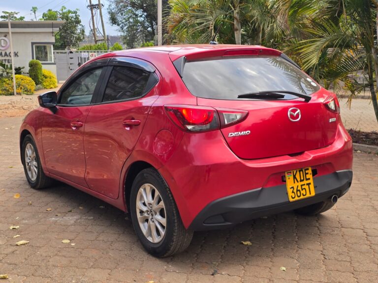 2015 Mazda Demio — photo 5