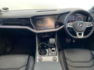2020 Volkswagen Touareg — photo 4