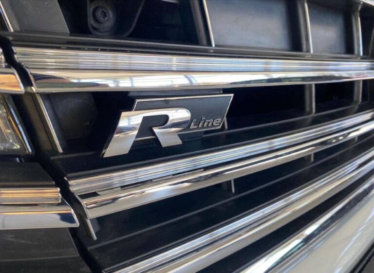 2020 Volkswagen Touareg — photo 7