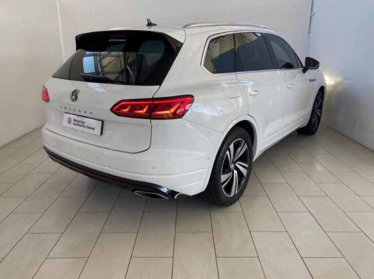 2020 Volkswagen Touareg — photo 3