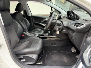 2018 Peugeot 2008 — photo 2