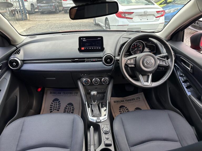 Mazda 2 Petrol 2019 — photo 6