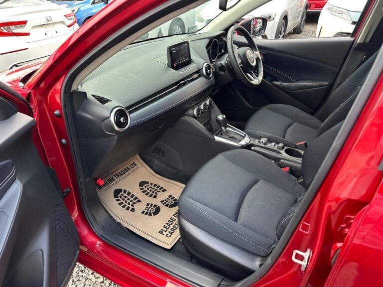 Mazda 2 Petrol 2019 — photo 3