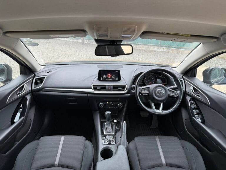 2018 Mazda Axela — photo 8