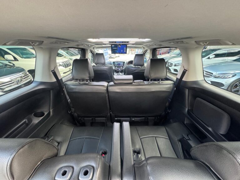 2018 Toyota Alphard — photo 6