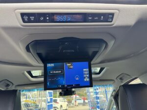 2018 Toyota Alphard — photo 3