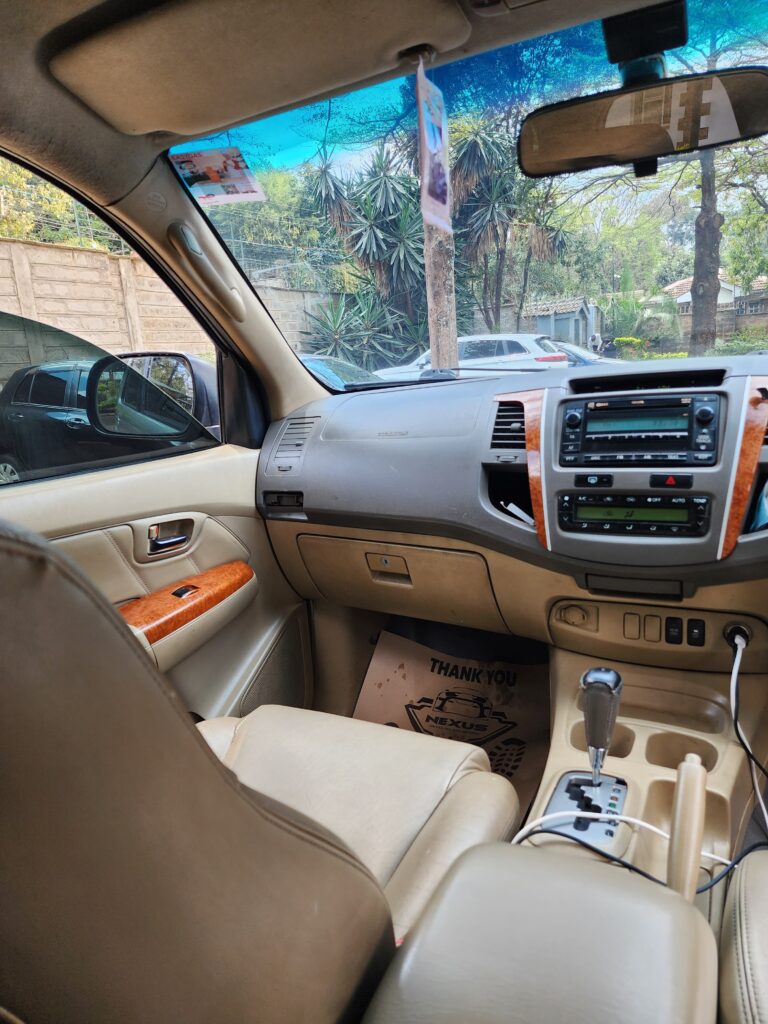 2009 Toyota Fortuner 3.0 D-4D — photo 8