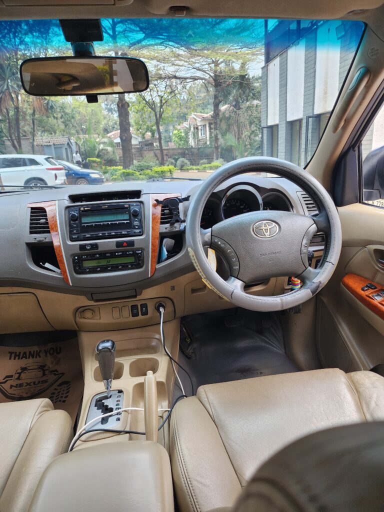 2009 Toyota Fortuner 3.0 D-4D — photo 6