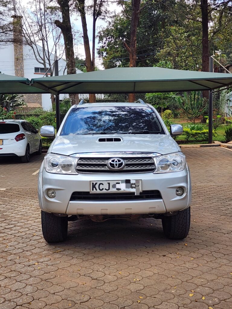 2009 Toyota Fortuner 3.0 D-4D — photo 5