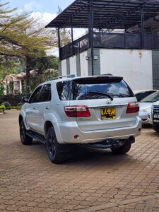 2009 Toyota Fortuner 3.0 D-4D — photo 4