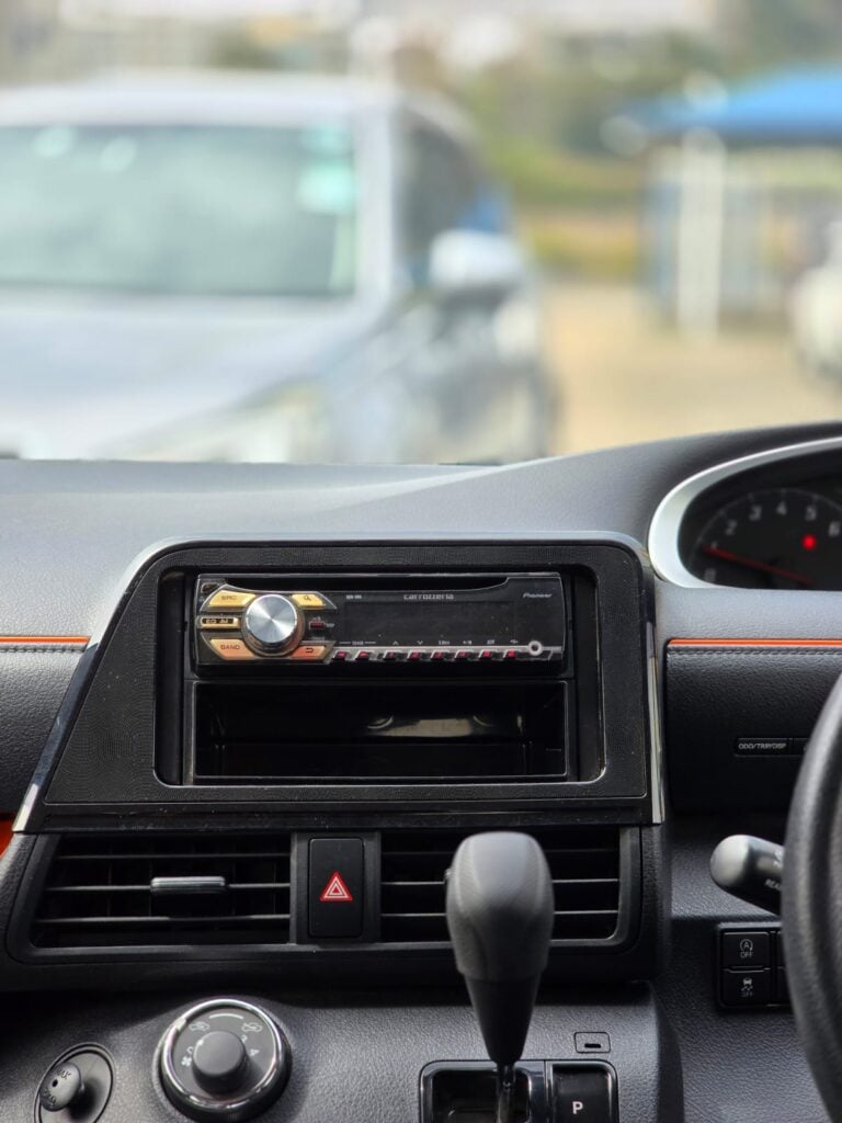 2018 Toyota Sienta — photo 5