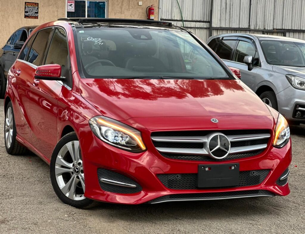 Mercedes-Benz B180