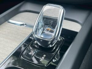 2020 Volvo XC60 Inscription T8 — photo 2
