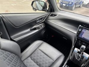 2019 Toyota Harrier Elegance — photo 3