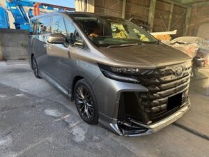 2025 Toyota Vellfire — photo 1