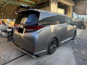 2025 Toyota Vellfire — photo 3