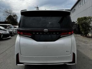 2025 Toyota Vellfire — photo 3