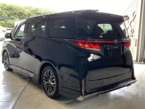 2025 Toyota Vellfire Z — photo 3