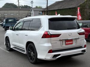 2020 Lexus LX570 — photo 4