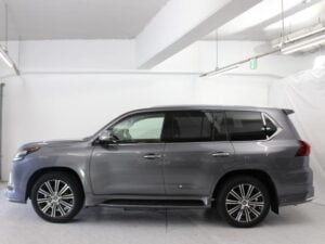 2018 Lexus LX570 — photo 2