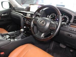 2018 Lexus LX570 — photo 4