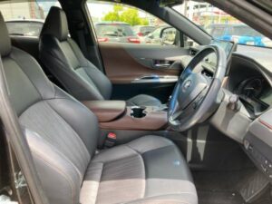 2020 Toyota Harrier G — photo 4