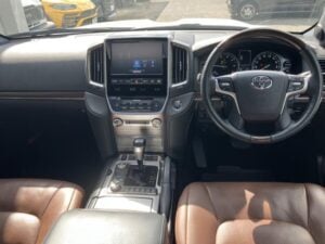 Toyota Land Cruiser ZX — photo 3