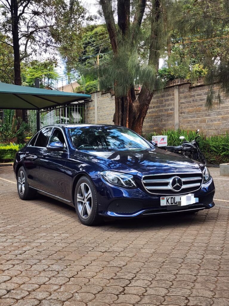 Mercedes-Benz E200